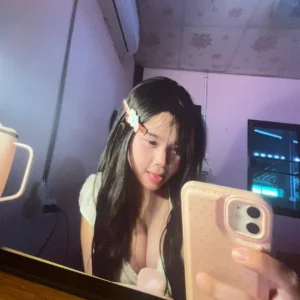 Media 'bored girl' in album 'bored'